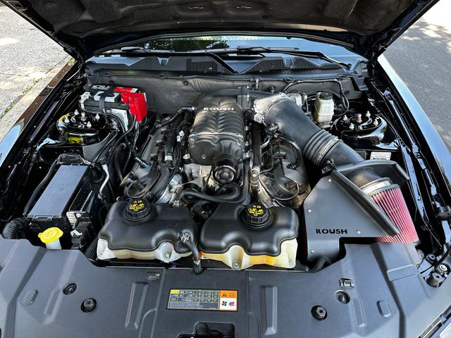 Photo of 2013 Black Ford Mustang