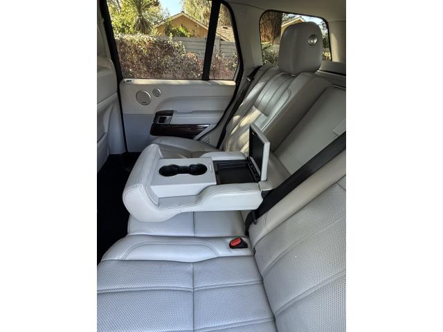 Photo of 2016 Blue Land Rover Range Rover