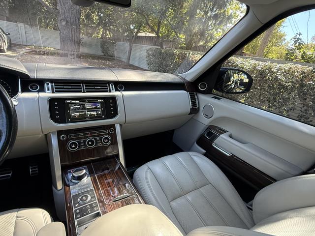 Photo of 2016 Blue Land Rover Range Rover