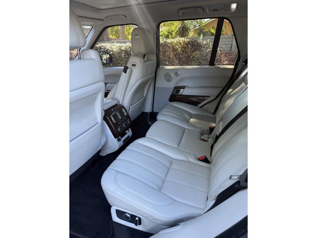 Photo of 2016 Blue Land Rover Range Rover