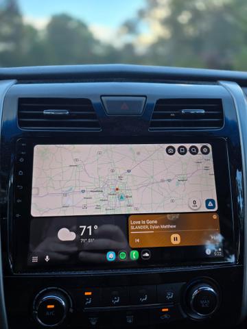 Photo of 2014 Black Nissan Altima