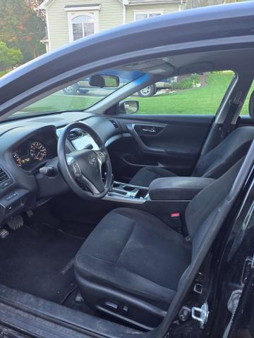 Photo of 2014 Black Nissan Altima