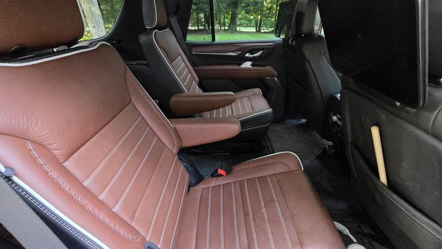 Photo of 2023 Black GMC Yukon