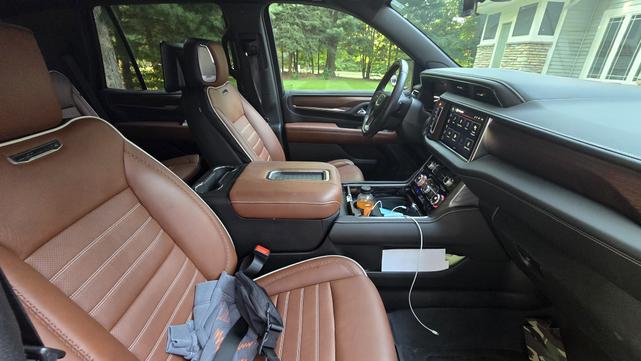 Photo of 2023 Black GMC Yukon
