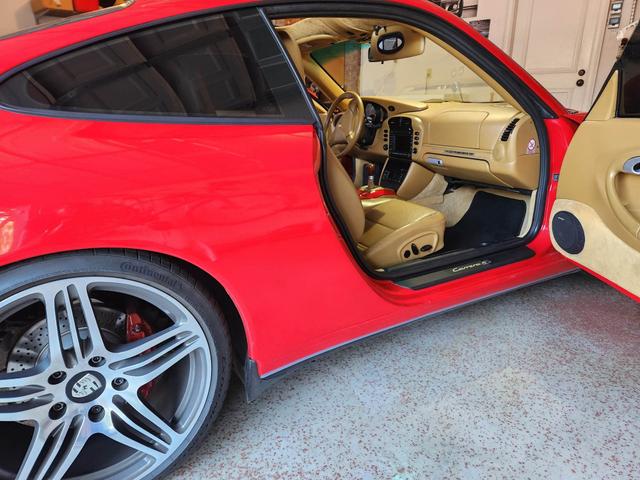 Photo of 2003 Red Porsche 911