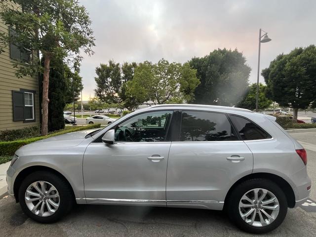 Photo of 2014 Silver Audi Q5
