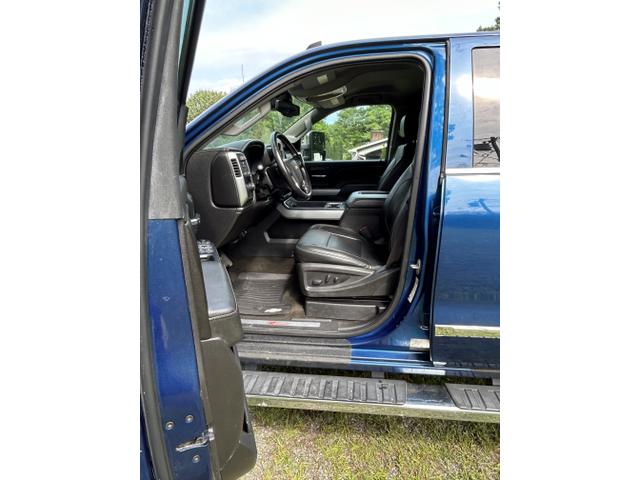 Photo of 2016 Blue Chevrolet Silverado 2500