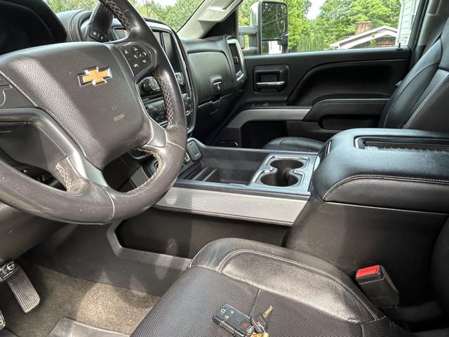 Photo of 2016 Blue Chevrolet Silverado 2500