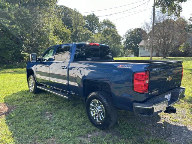 Photo of 2016 Blue Chevrolet Silverado 2500