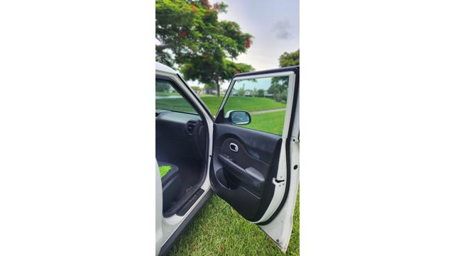 Photo of 2018 White Kia Soul