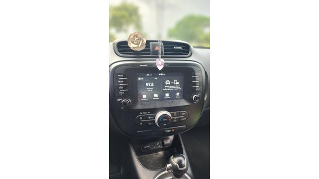 Photo of 2018 White Kia Soul
