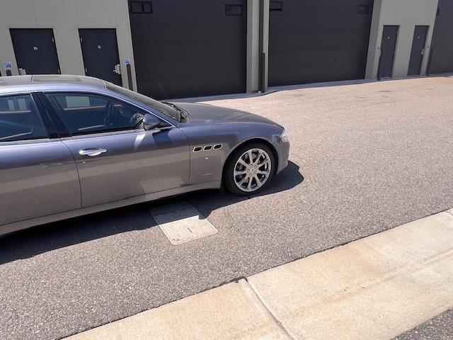 Photo of 2010 Gray Maserati Quattroporte