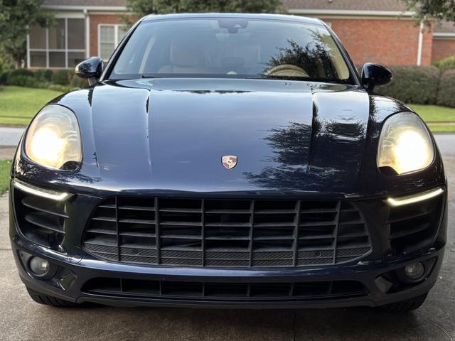 Photo of 2017 Blue Porsche Macan