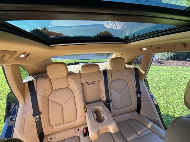 Photo of 2017 Blue Porsche Macan