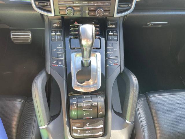 Photo of 2012 Black Porsche Cayenne