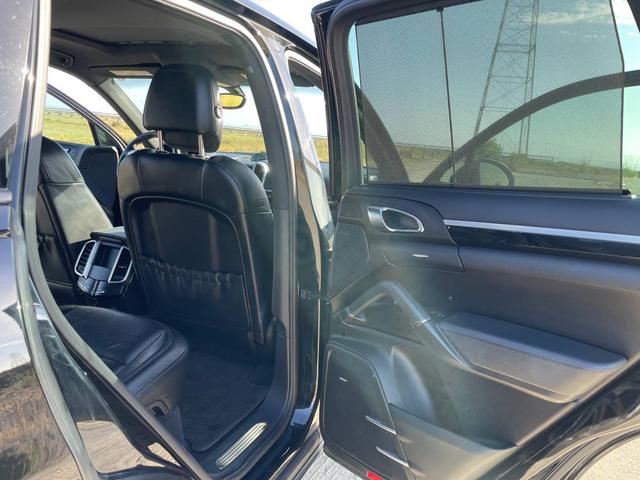 Photo of 2012 Black Porsche Cayenne