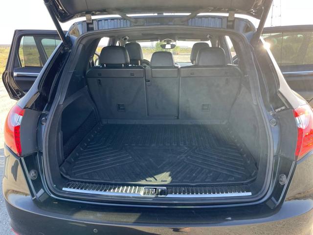Photo of 2012 Black Porsche Cayenne