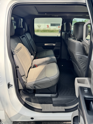 Photo of 2025 White Ford F-450