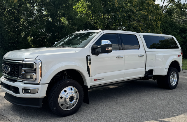 Photo of 2025 White Ford F-450