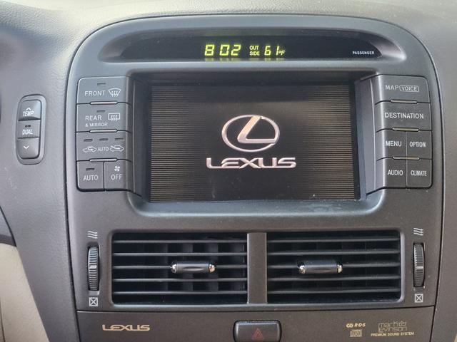 Photo of 2004 White Lexus LS 430
