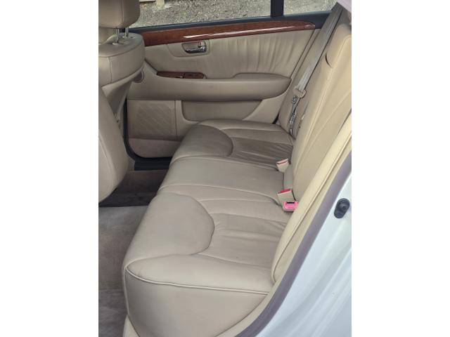 Photo of 2004 White Lexus LS 430