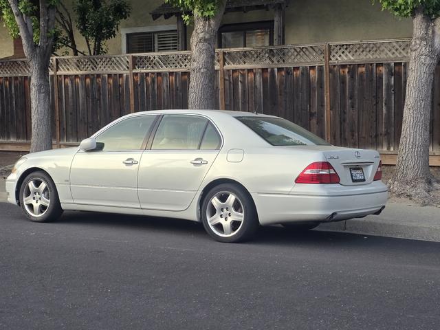 Photo of 2004 White Lexus LS 430