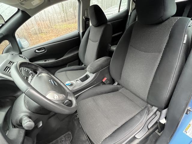 Photo of 2013 Blue Nissan Leaf