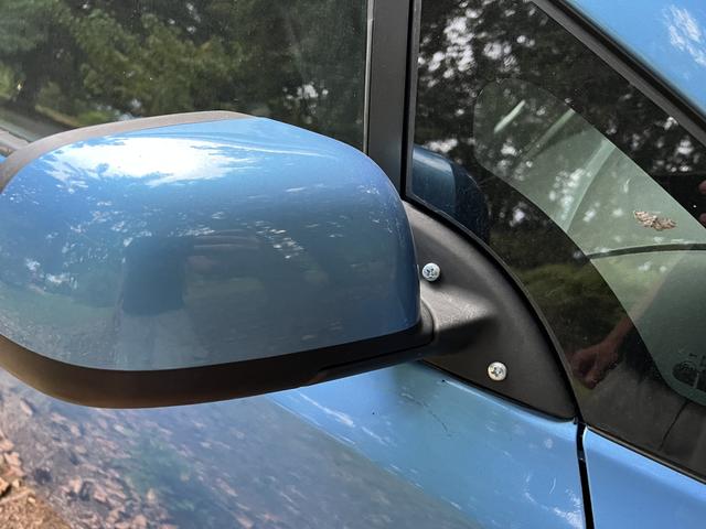 Photo of 2013 Blue Nissan Leaf