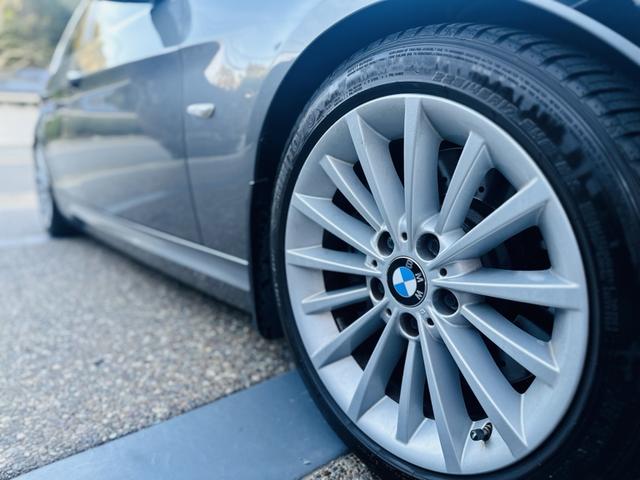 Photo of 2011 Silver BMW 335