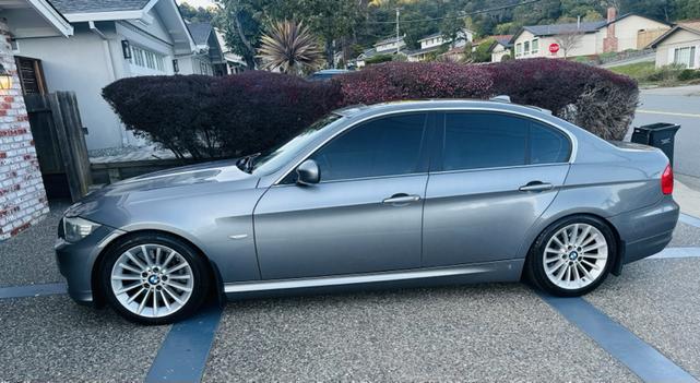 Photo of 2011 Silver BMW 335
