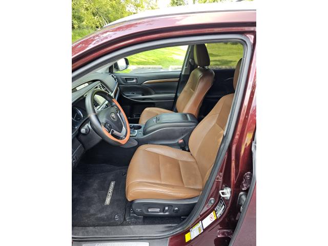 Photo of 2019 Red Toyota Highlander