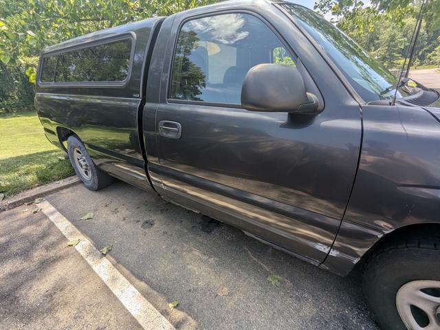 Photo of 2004 Black GMC Sierra 1500