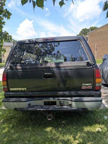 Photo of 2004 Black GMC Sierra 1500