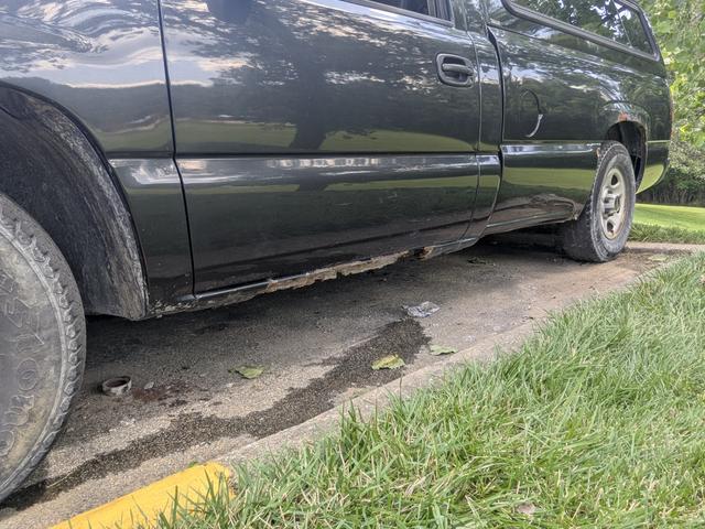 Photo of 2004 Black GMC Sierra 1500