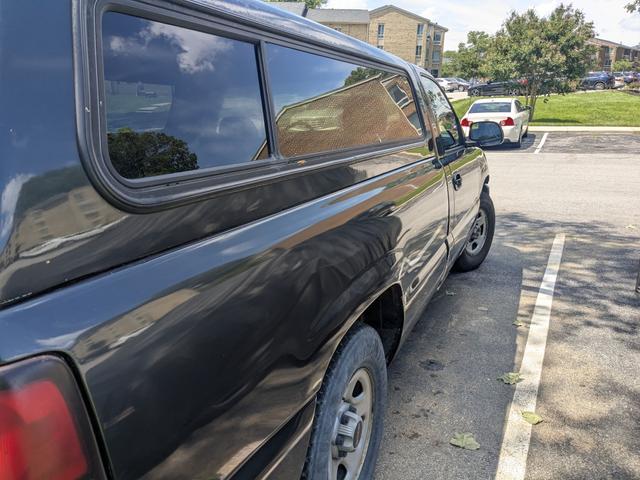 Photo of 2004 Black GMC Sierra 1500
