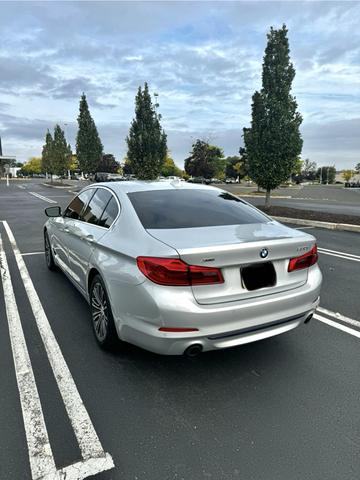 Photo of 2019 Silver BMW 530