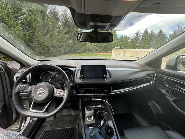 Photo of 2021 Gold Nissan Rogue