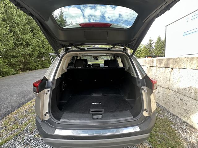 Photo of 2021 Gold Nissan Rogue
