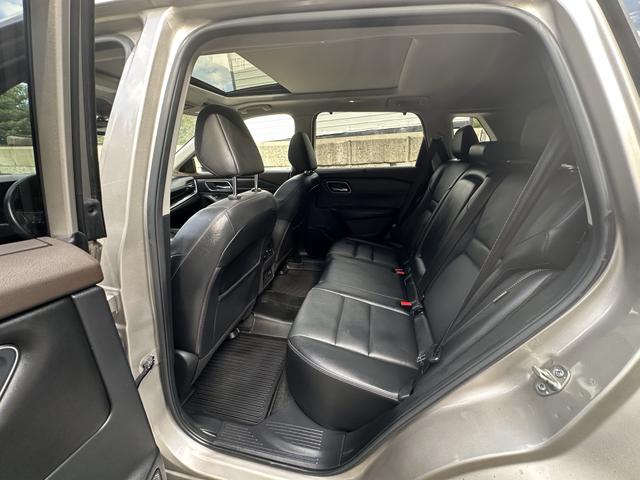 Photo of 2021 Gold Nissan Rogue