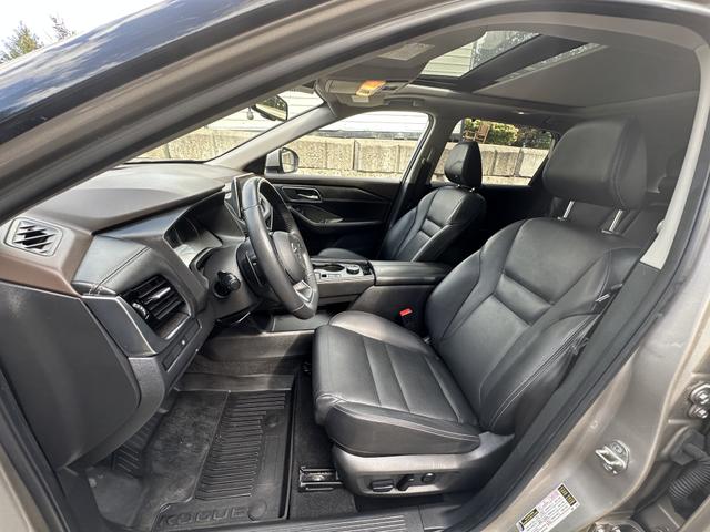 Photo of 2021 Gold Nissan Rogue