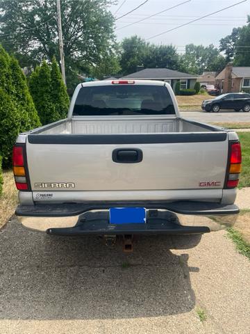 Photo of 2004 Silver GMC Sierra 1500