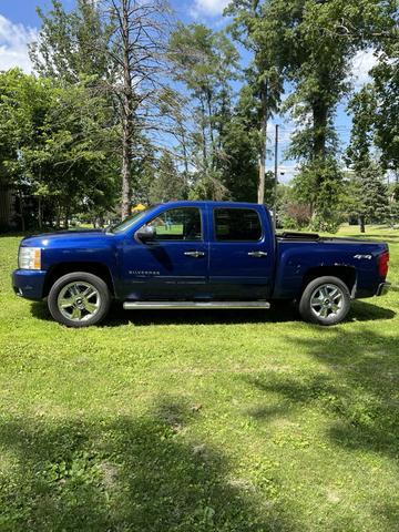 Photo of 2013 Blue Chevrolet Silverado 1500