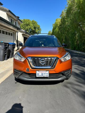 Photo of 2019 Orange Nissan Kicks