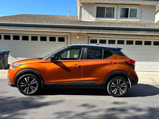 Photo of 2019 Orange Nissan Kicks