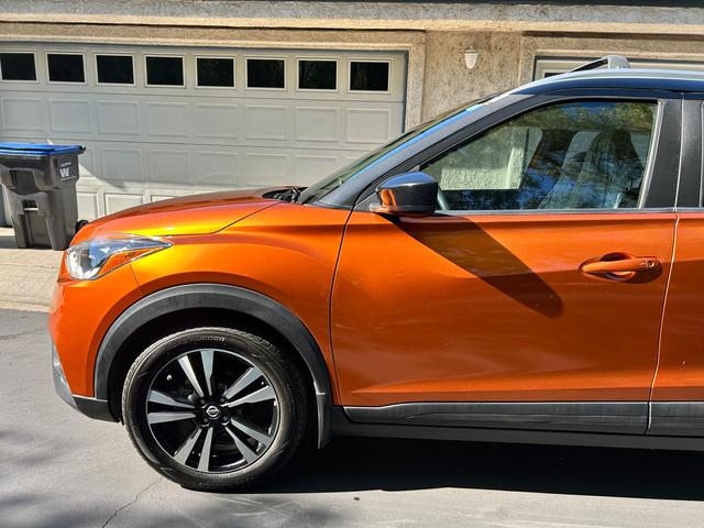 Photo of 2019 Orange Nissan Kicks