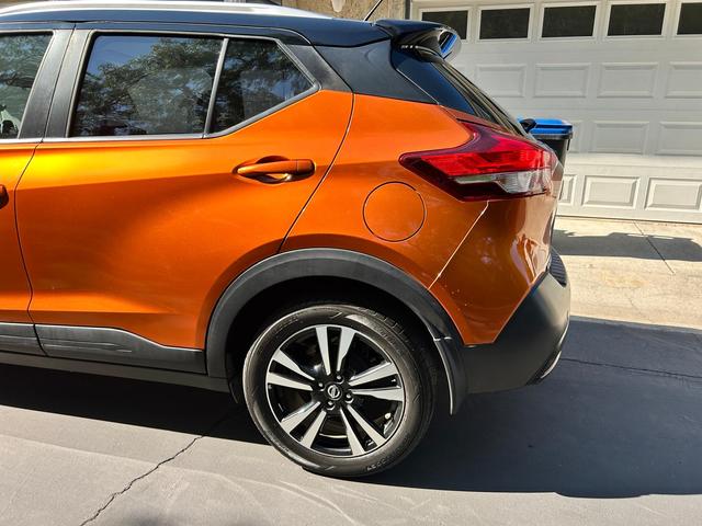 Photo of 2019 Orange Nissan Kicks