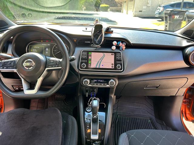 Photo of 2019 Orange Nissan Kicks