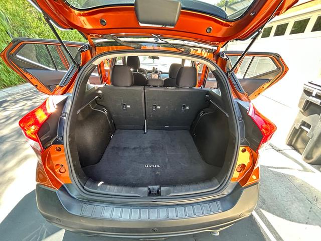 Photo of 2019 Orange Nissan Kicks