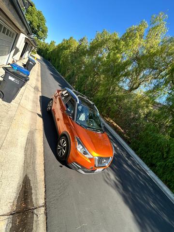 Photo of 2019 Orange Nissan Kicks