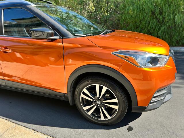 Photo of 2019 Orange Nissan Kicks